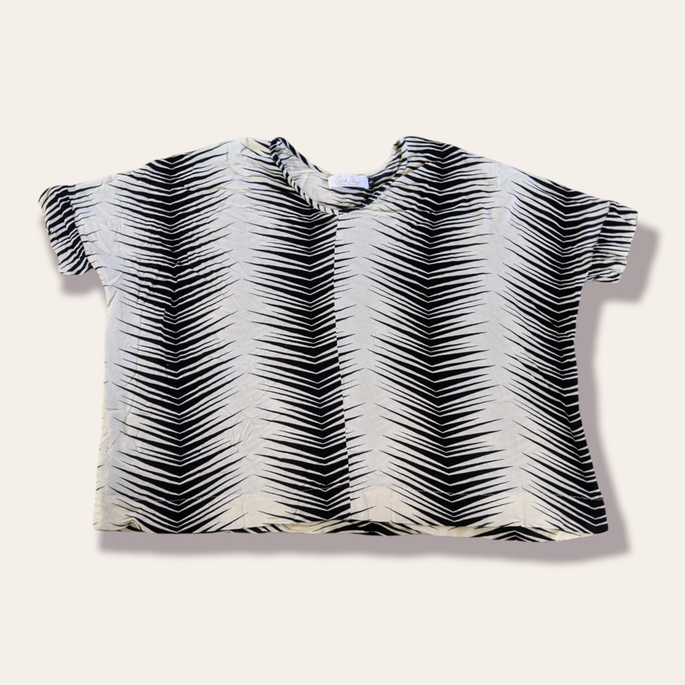 Ava Sky black and white top S